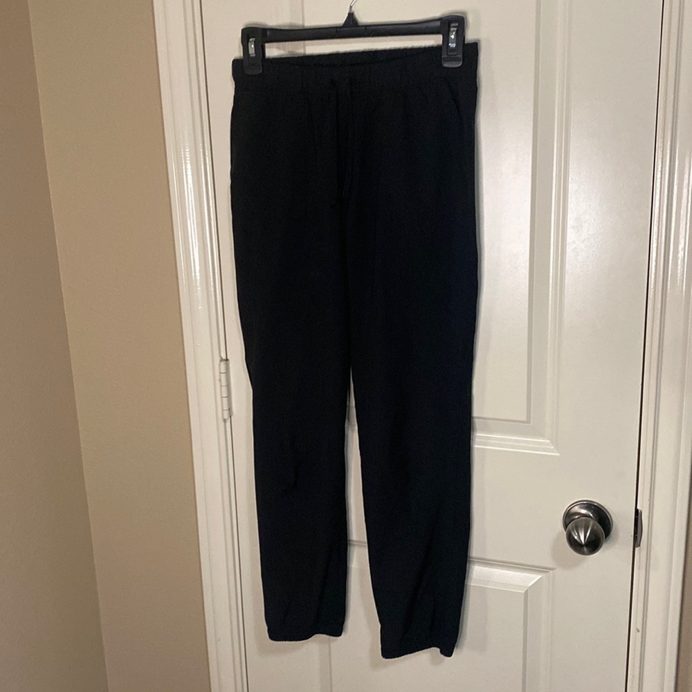Old Navy girls stretch active wear joggers. Size XL (14/16).
